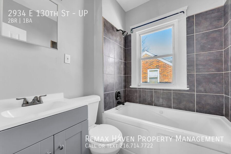 2934 E 130th St | UP, Cleveland - Spacious 2 bed 1 bath multi-family home! property image