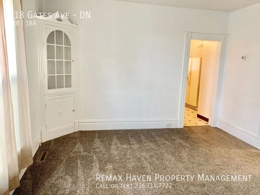 218 Gates Ave | DN, Elyria - Spacious 3-bed 1-bath multi-family home! property image