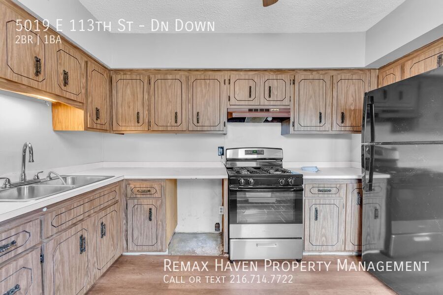 5019 E 113th St | DN, Garfield Heights - Spacious 2 bed 1 bath multi-family home! property image