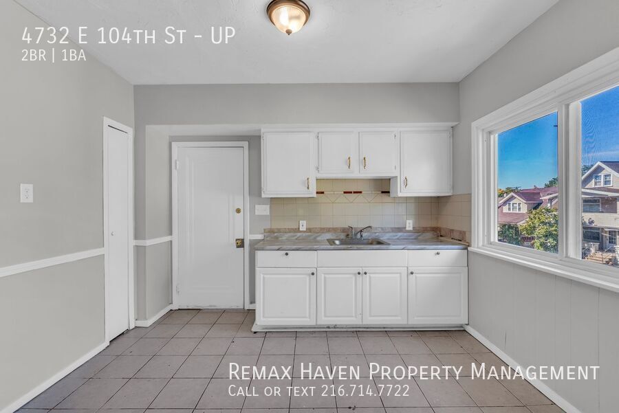 4732 E 104th St | UP, Garfield Heights - Spacious 2-bed 1-bath multi-family home! property image
