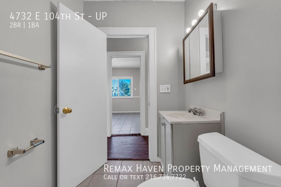 4732 E 104th St | UP, Garfield Heights - Spacious 2-bed 1-bath multi-family home! property image