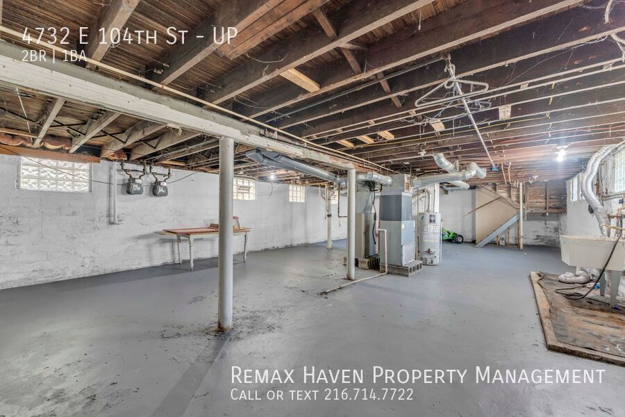 4732 E 104th St | UP, Garfield Heights - Spacious 2-bed 1-bath multi-family home! property image