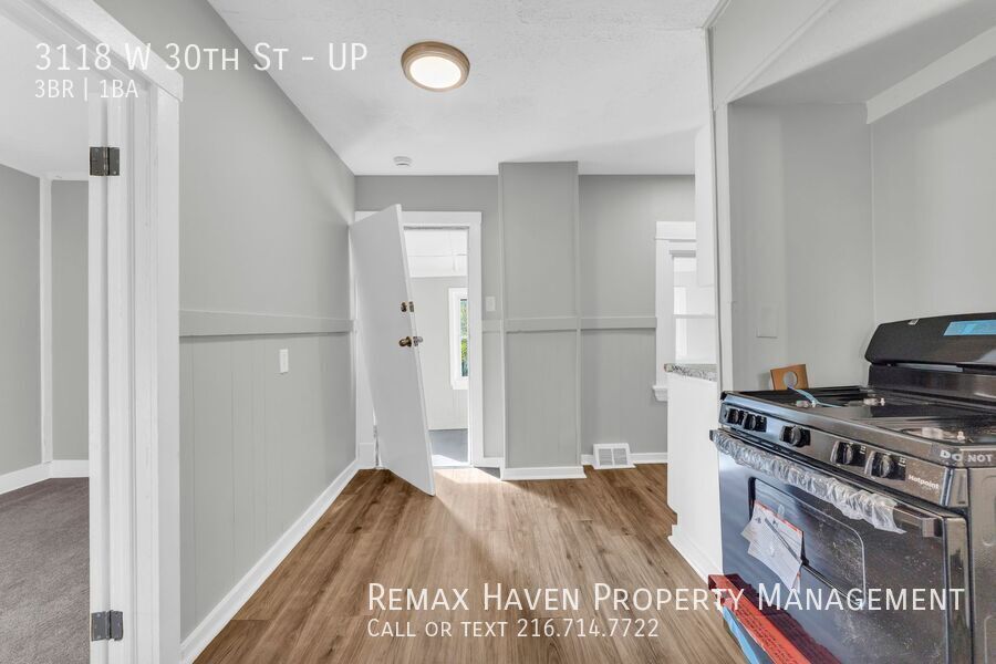 3118 W 30th St | UP, Cleveland - Spacious 3-bed 1-bath multi-family home! property image