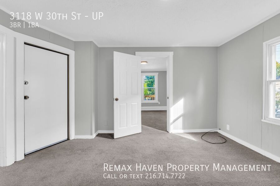 3118 W 30th St | UP, Cleveland - Spacious 3-bed 1-bath multi-family home! property image