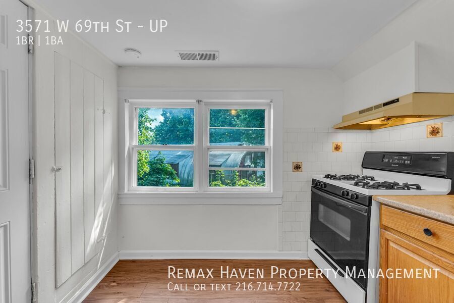 3571 W 69th St | UP, Cleveland - Spacious 1 bed 1 bath multi-family home! property image