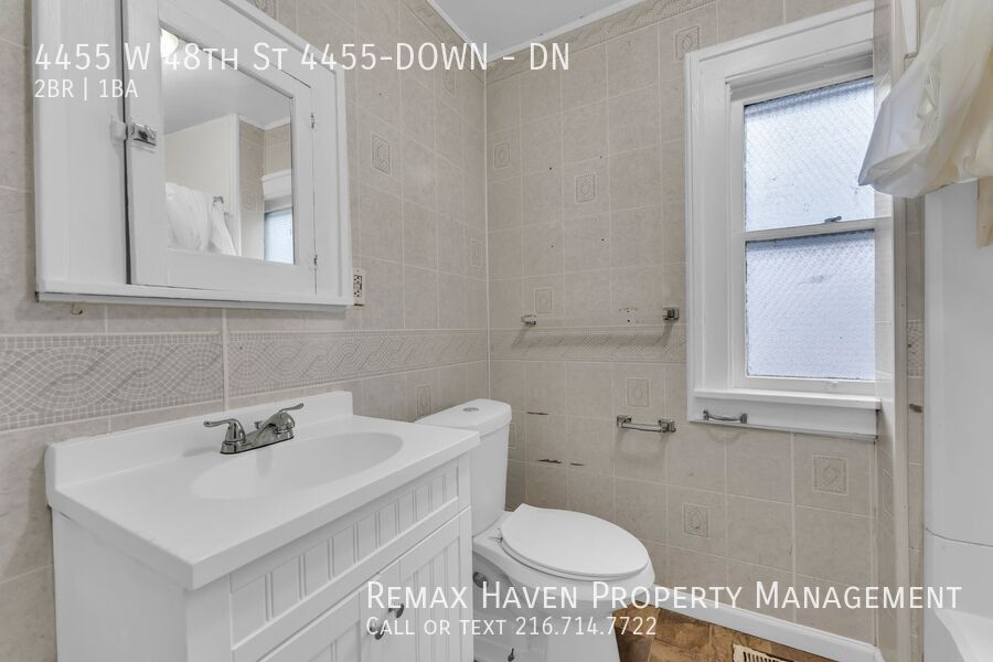 4455 W 48th St | DN, Cleveland - Spacious 2-bed 1-bath multi-family home! property image