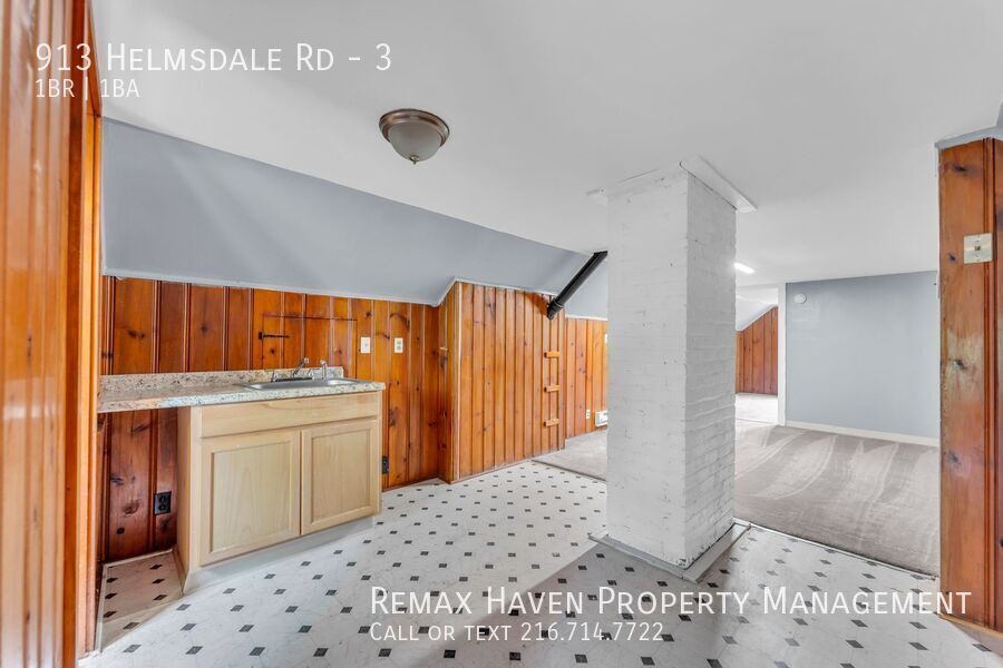 915 Helmsdale Rd | Unit 3, Cleveland Heights- Spacious 1 bed 1 bath multi-family home! property image