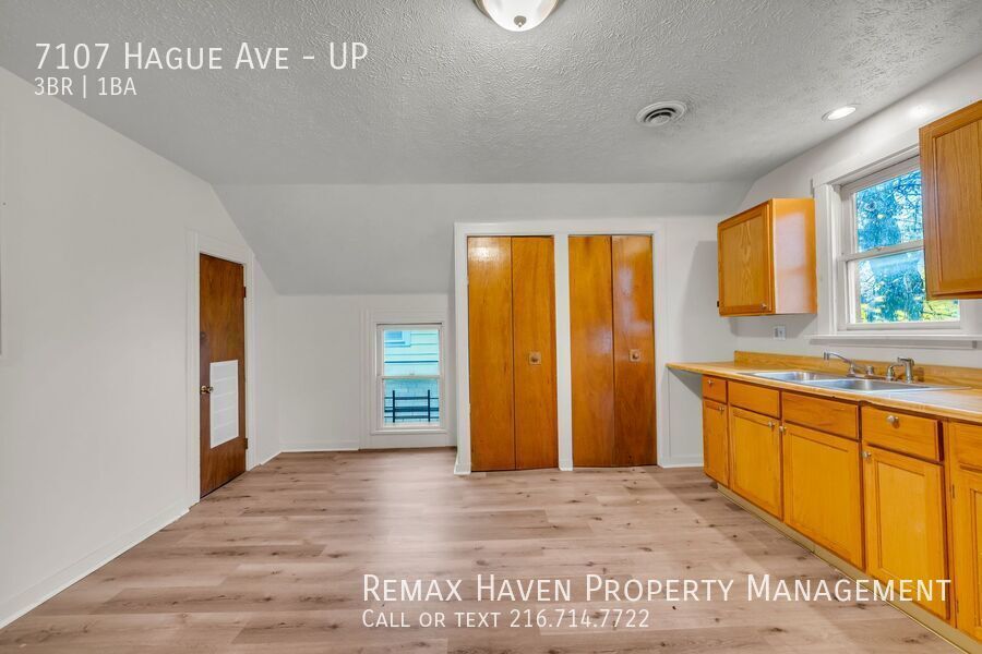 7107 Hague Ave | UP, Cleveland - Spacious 3-bed 1-bath multi-family home! property image