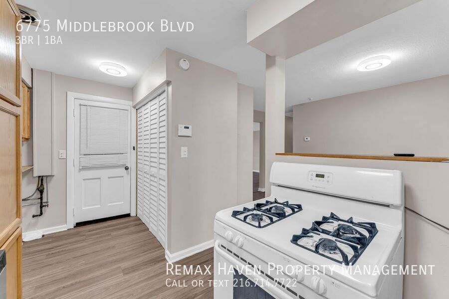 6775 Middlebrook Blvd, Middleburg Heights - Spacious 3-bed 1-bath single-family home! property image