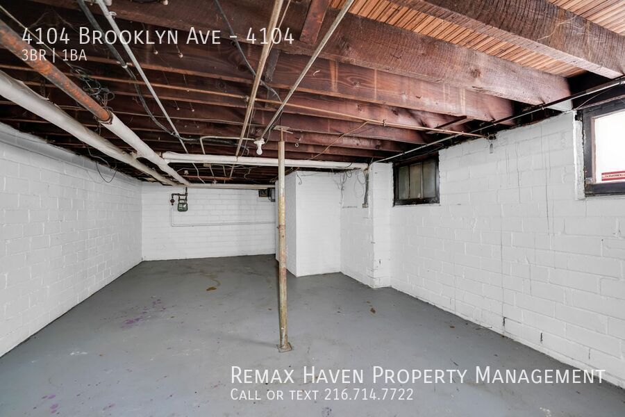 4104 Brooklyn Ave | Left Side, Cleveland - Spacious 3-bed 1-bath multi-family home! property image