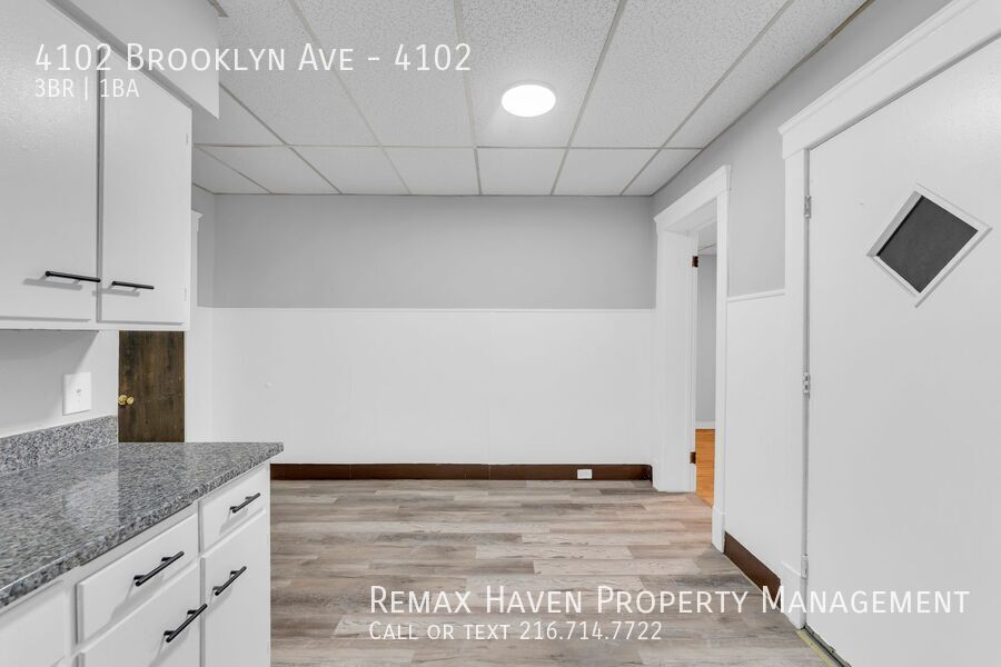 4102 Brooklyn Ave | Right Side, Cleveland - Spacious 3-bed 1-bath multi-family home! property image