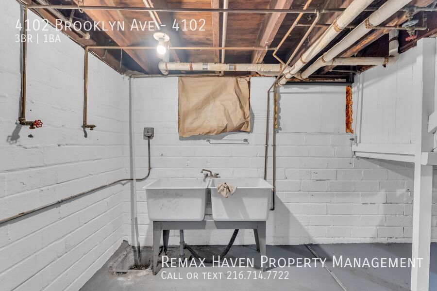 4102 Brooklyn Ave | Right Side, Cleveland - Spacious 3-bed 1-bath multi-family home! property image