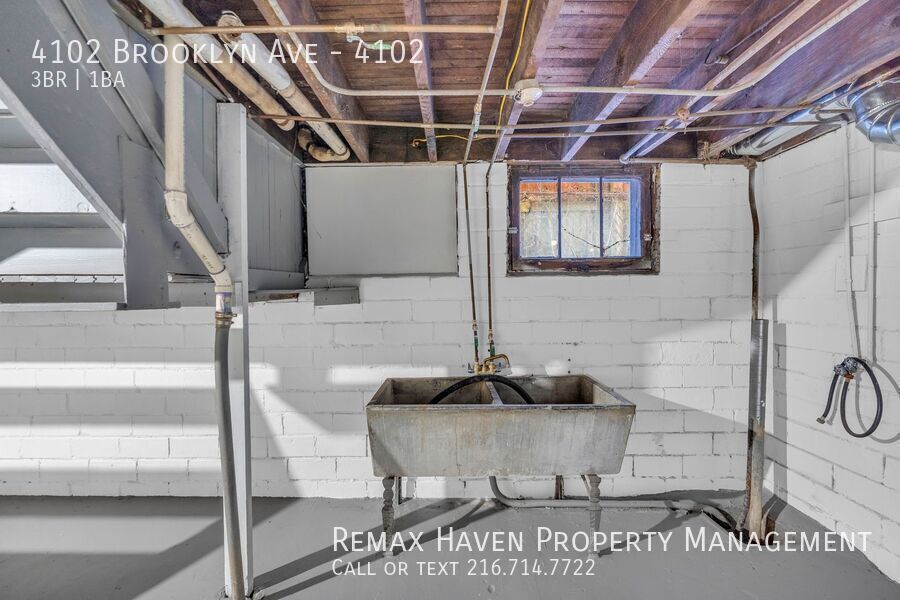 4102 Brooklyn Ave | Right Side, Cleveland - Spacious 3-bed 1-bath multi-family home! property image