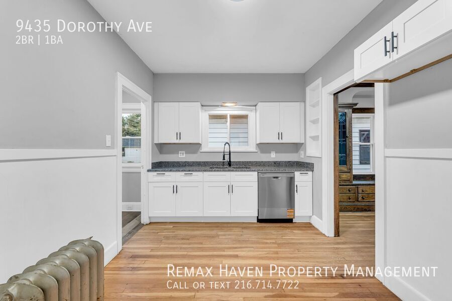 9435 Dorothy Ave, Garfield Heights - Spacious 2-bed 1-bath single-family home! property image