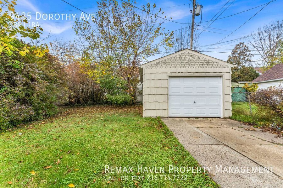 9435 Dorothy Ave, Garfield Heights - Spacious 2-bed 1-bath single-family home! property image