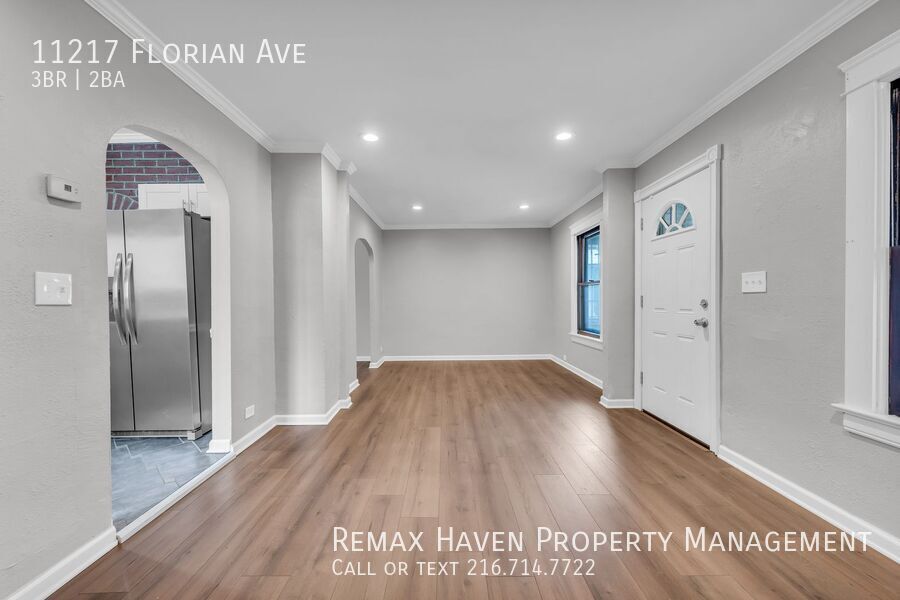 11217 Florian Ave, Cleveland  - Spacious 3 bed 2 bath single family home! property image