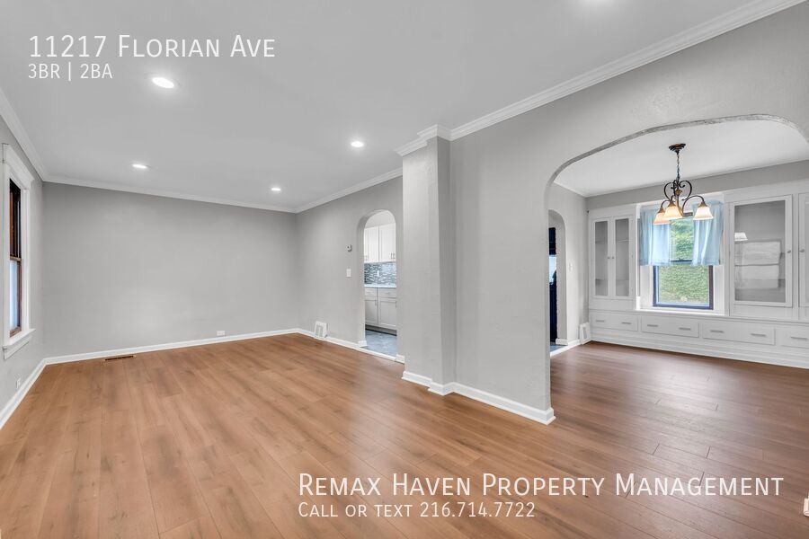 11217 Florian Ave, Cleveland  - Spacious 3 bed 2 bath single family home! property image