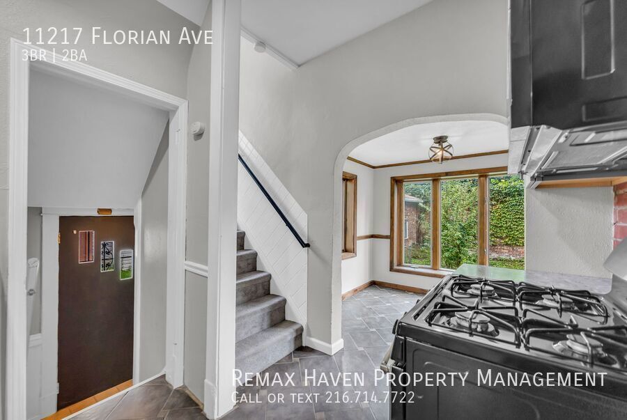 11217 Florian Ave, Cleveland  - Spacious 3 bed 2 bath single family home! property image