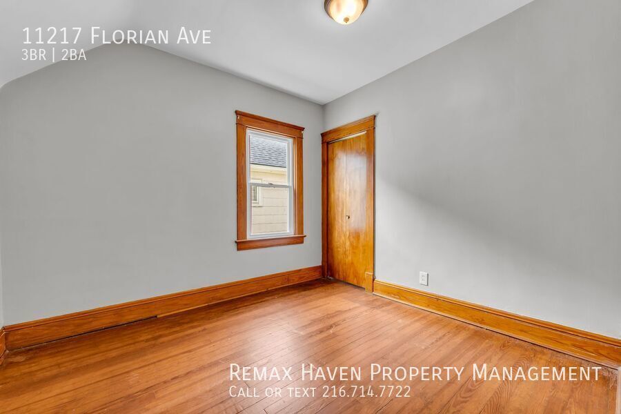 11217 Florian Ave, Cleveland  - Spacious 3 bed 2 bath single family home! property image
