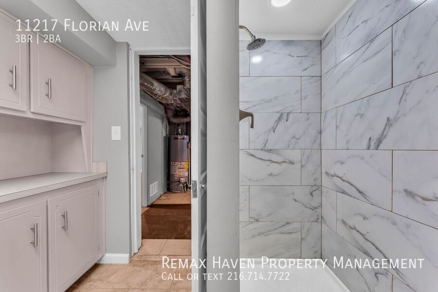 11217 Florian Ave, Cleveland  - Spacious 3 bed 2 bath single family home! property image