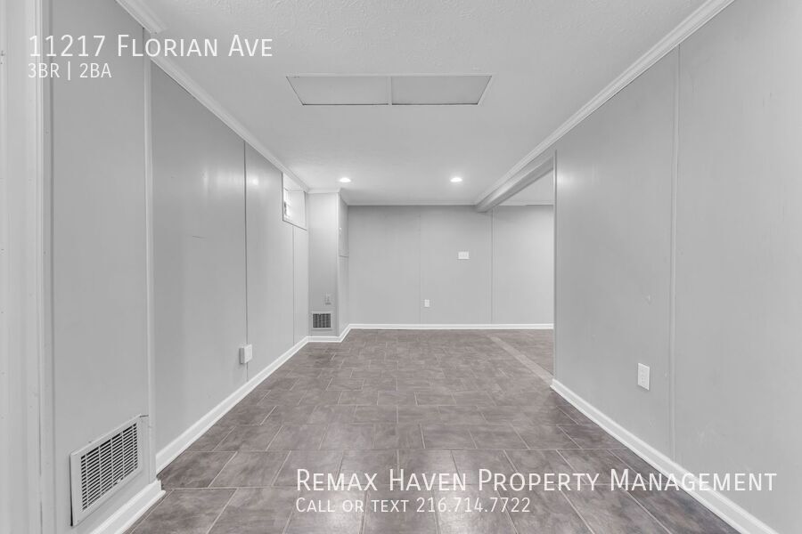 11217 Florian Ave, Cleveland  - Spacious 3 bed 2 bath single family home! property image