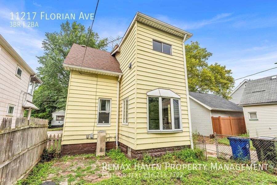 11217 Florian Ave, Cleveland  - Spacious 3 bed 2 bath single family home! property image