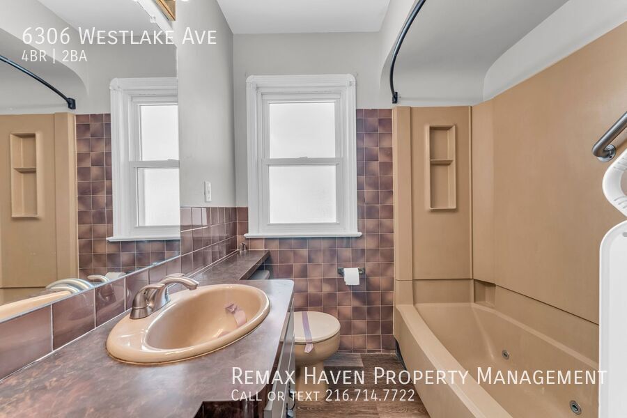 6306 Westlake Ave, Parma - Spacious 4-bed 2-bath single-family home! property image