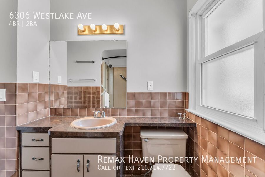 6306 Westlake Ave, Parma - Spacious 4-bed 2-bath single-family home! property image