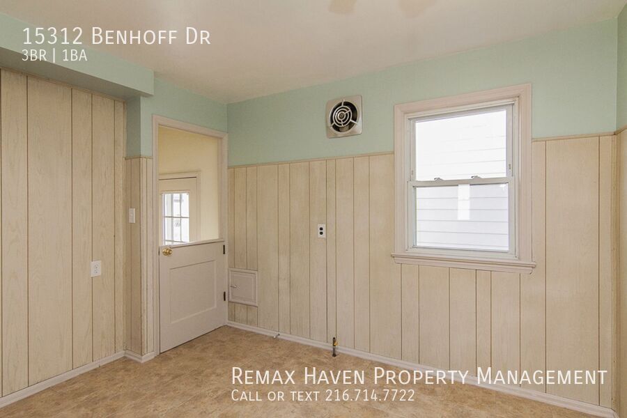 15312 Benhoff Dr, Maple Heights - Spacious 3-bed 1-bath single-family home! property image