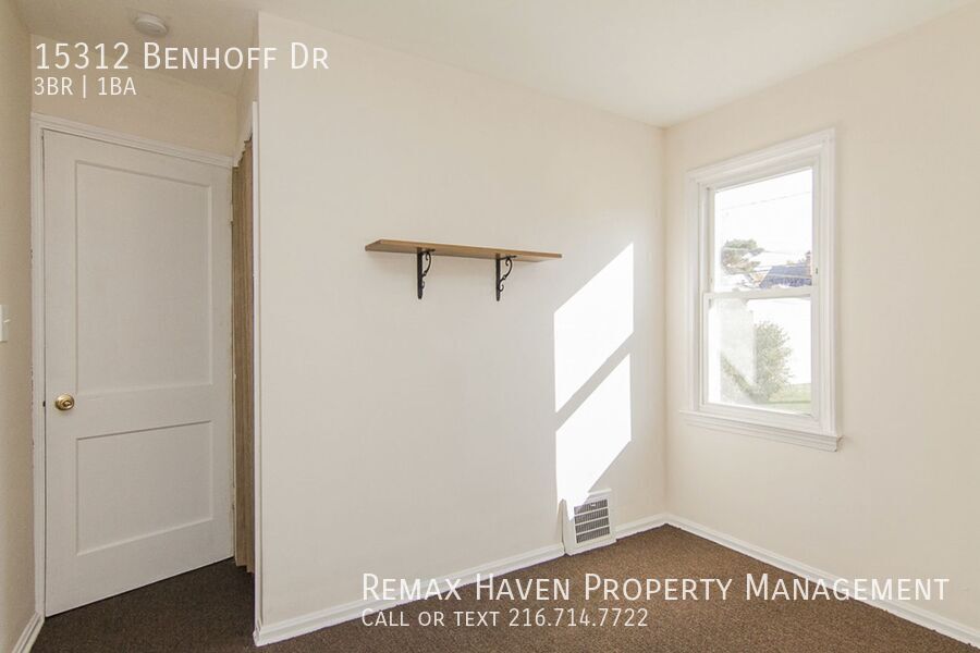 15312 Benhoff Dr, Maple Heights - Spacious 3-bed 1-bath single-family home! property image