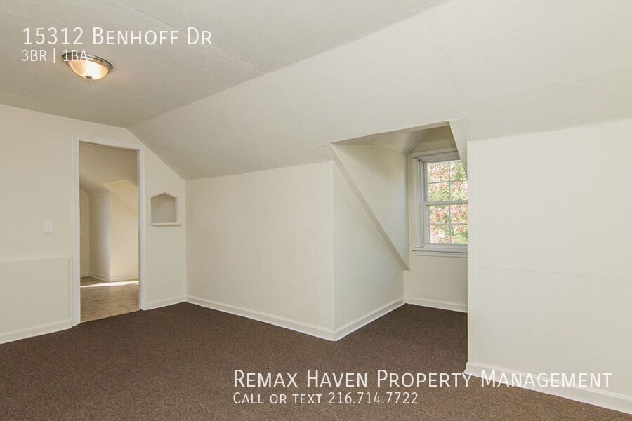 15312 Benhoff Dr, Maple Heights - Spacious 3-bed 1-bath single-family home! property image