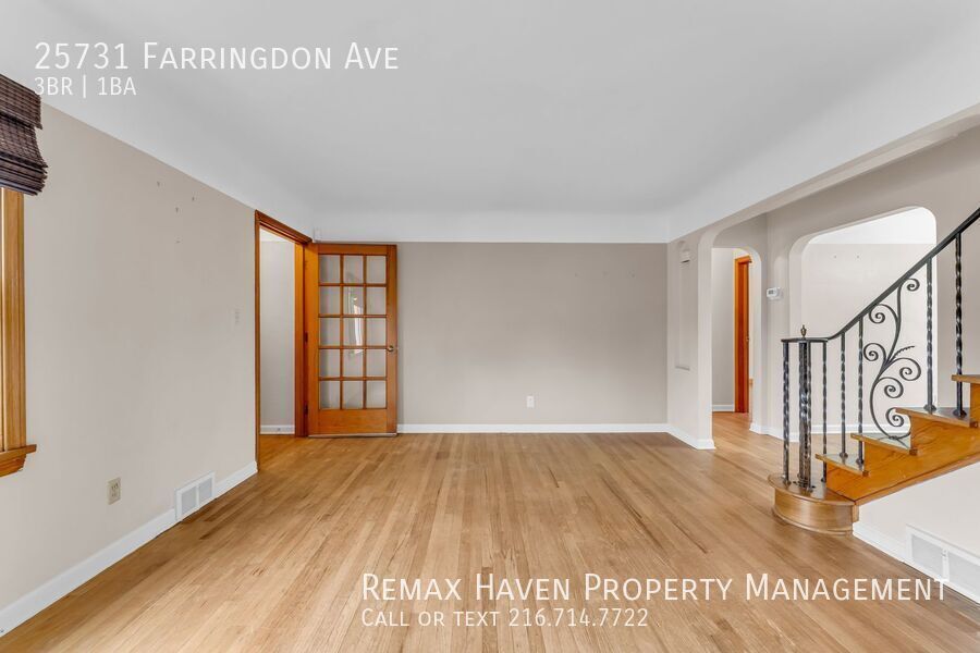 25731 Farringdon Ave, Euclid - Spacious 3-bed 1-bath single-family home! property image