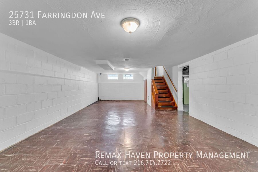 25731 Farringdon Ave, Euclid - Spacious 3-bed 1-bath single-family home! property image