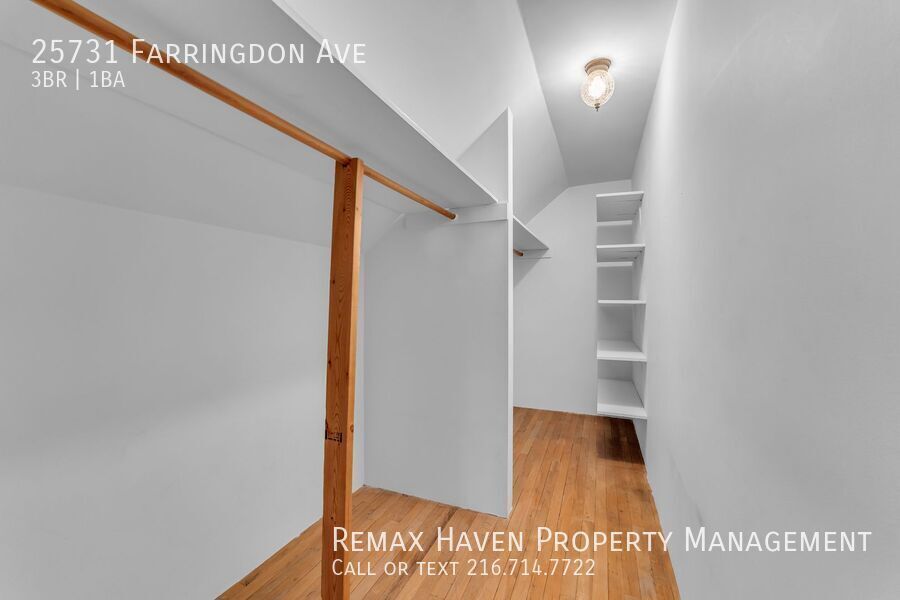 25731 Farringdon Ave, Euclid - Spacious 3-bed 1-bath single-family home! property image