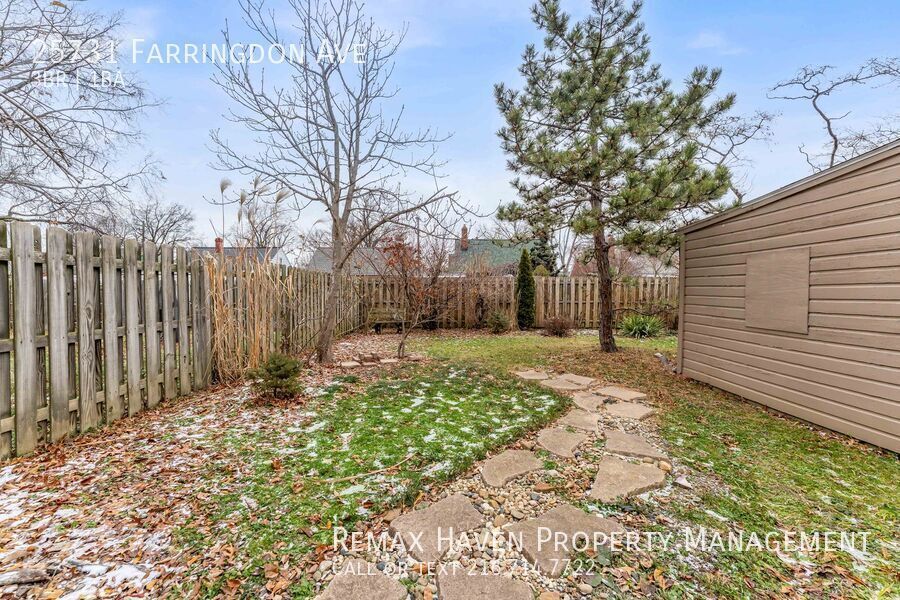 25731 Farringdon Ave, Euclid - Spacious 3-bed 1-bath single-family home! property image