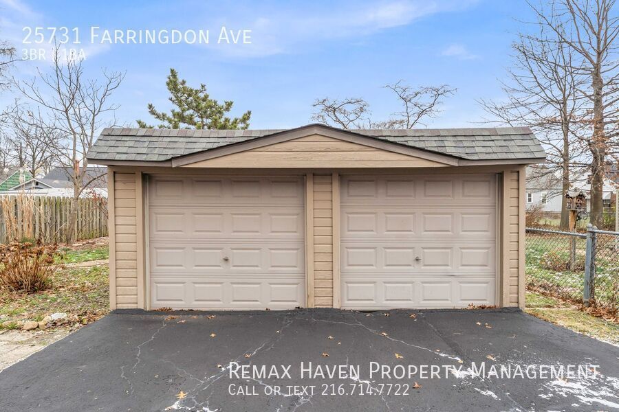 25731 Farringdon Ave, Euclid - Spacious 3-bed 1-bath single-family home! property image