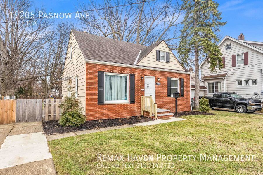 19205 Pasnow Ave, Euclid - Spacious 3-bed 1-bath single-family home! property image