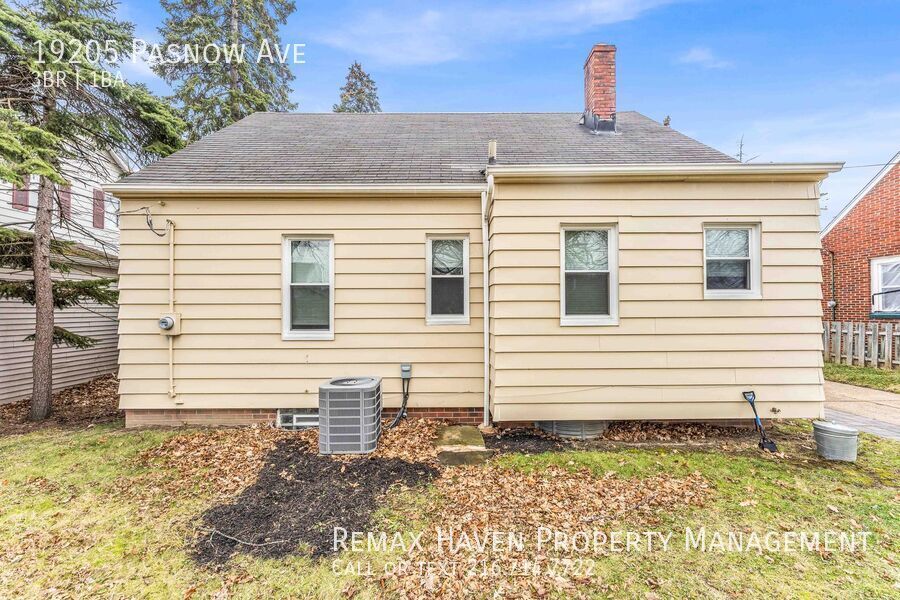 19205 Pasnow Ave, Euclid - Spacious 3-bed 1-bath single-family home! property image