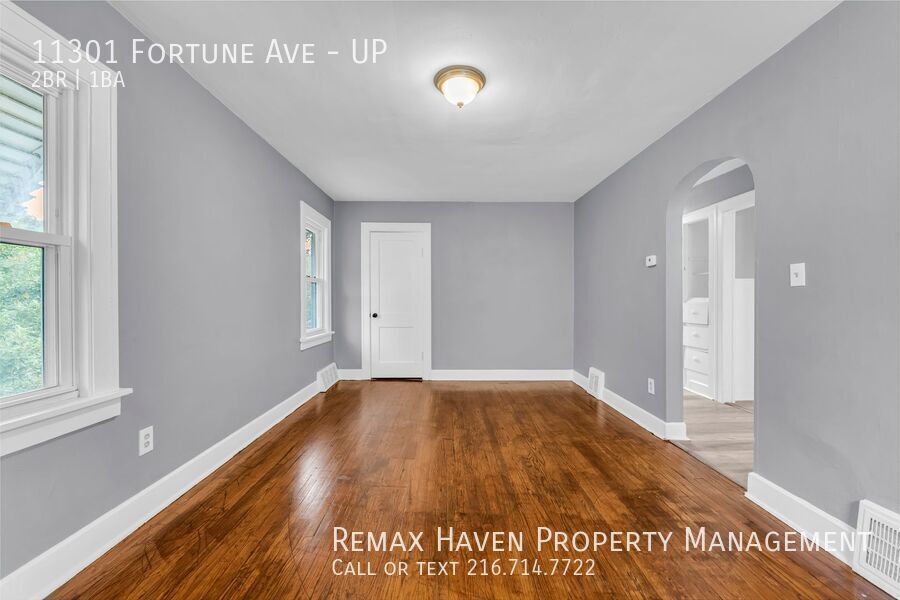11301 Fortune Ave | UP, Cleveland - Spacious 2-bed 1-bath multi-family home!  property image