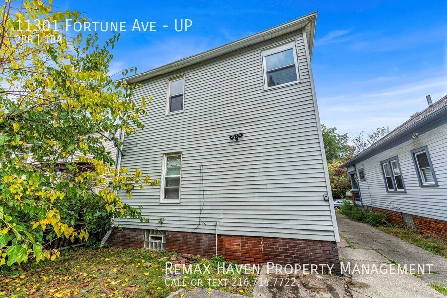 11301 Fortune Ave | UP, Cleveland - Spacious 2-bed 1-bath multi-family home!  property image