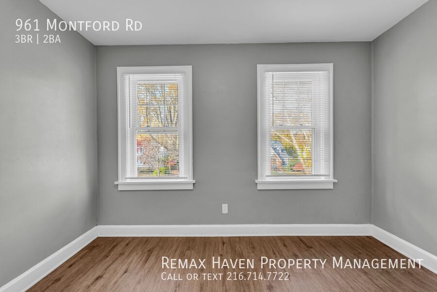 961 Montford Rd, Cleveland Heights - Spacious 3-bed 2-bath single-family home! property image