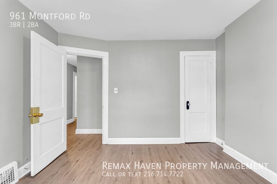 961 Montford Rd, Cleveland Heights - Spacious 3-bed 2-bath single-family home! property image