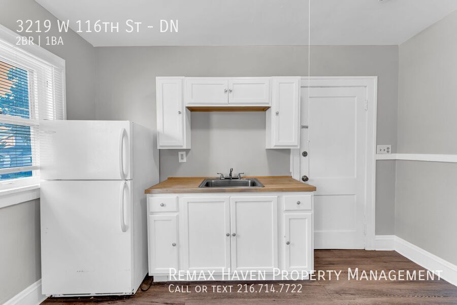 3219 W 116th St | DN, Cleveland - Spacious 2-bed 1-bath multi-family home! property image