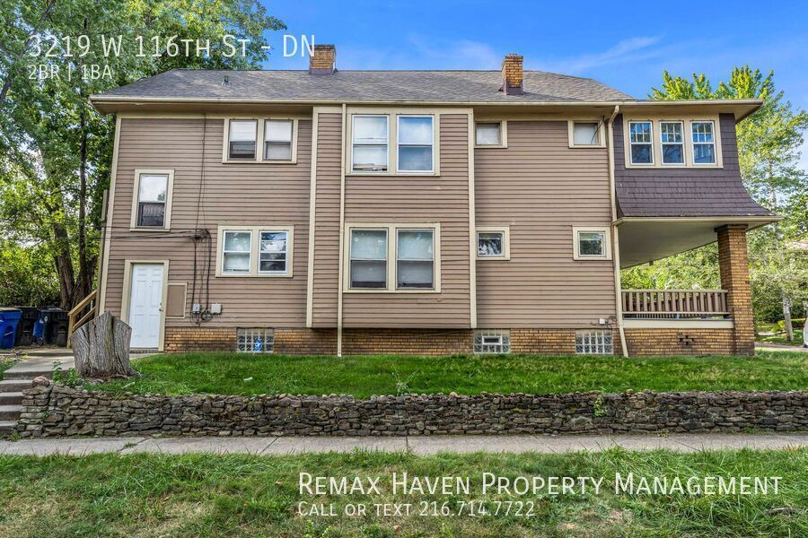 3219 W 116th St | DN, Cleveland - Spacious 2-bed 1-bath multi-family home! property image
