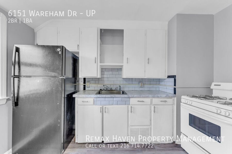 6151 Wareham Dr. UP, Parma - Spacious 2 bed 1 bath multi-family home! property image