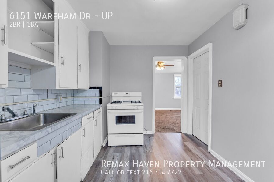 6151 Wareham Dr. UP, Parma - Spacious 2 bed 1 bath multi-family home! property image