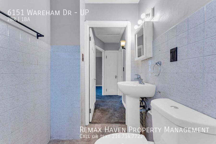 6151 Wareham Dr. UP, Parma - Spacious 2 bed 1 bath multi-family home! property image