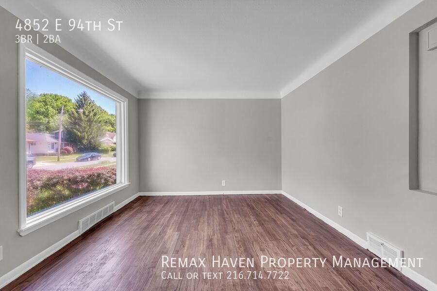 4852 E 94th St, Garfield Heights - Spacious 3-bed 1.5 -bath single-family home! property image