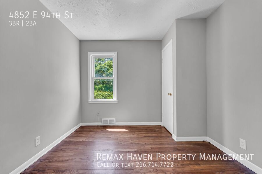 4852 E 94th St, Garfield Heights - Spacious 3-bed 1.5 -bath single-family home! property image