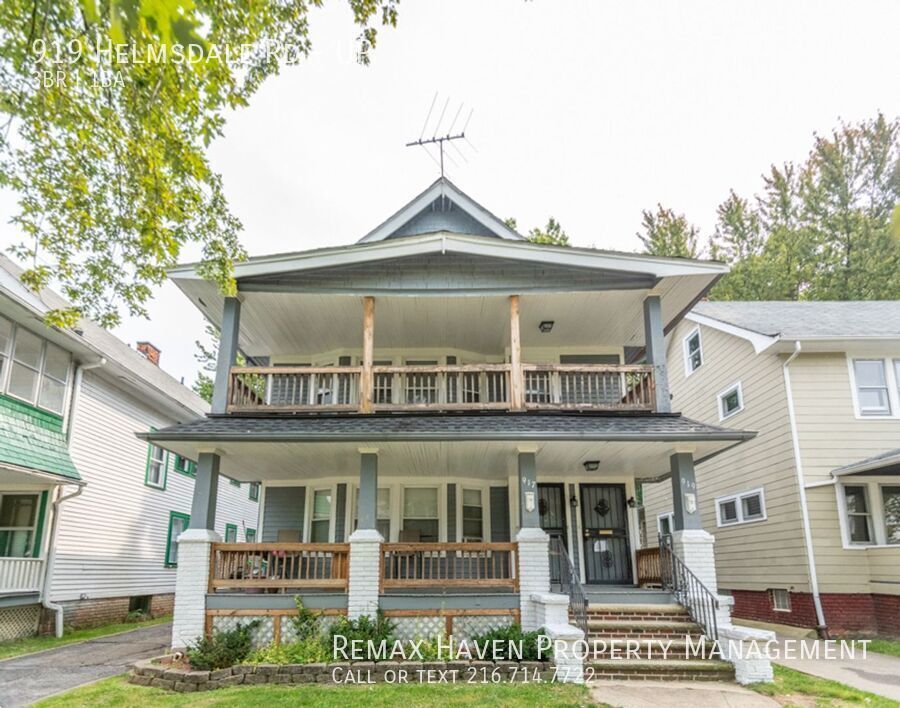 917 Helmsdale Rd | UP, Cleveland Heights - Spacious 3-bed 1-bath multi-family home!  property image